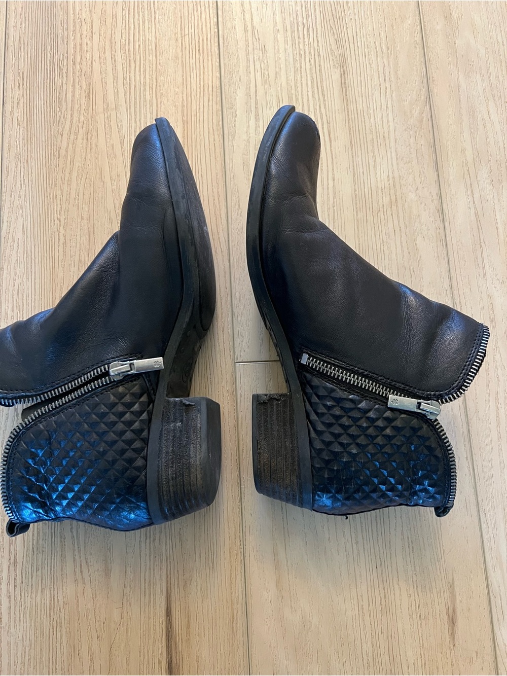 Lucky Brand Black Leather Ankle Boots with Side Zipper - Picture 4 of 6
